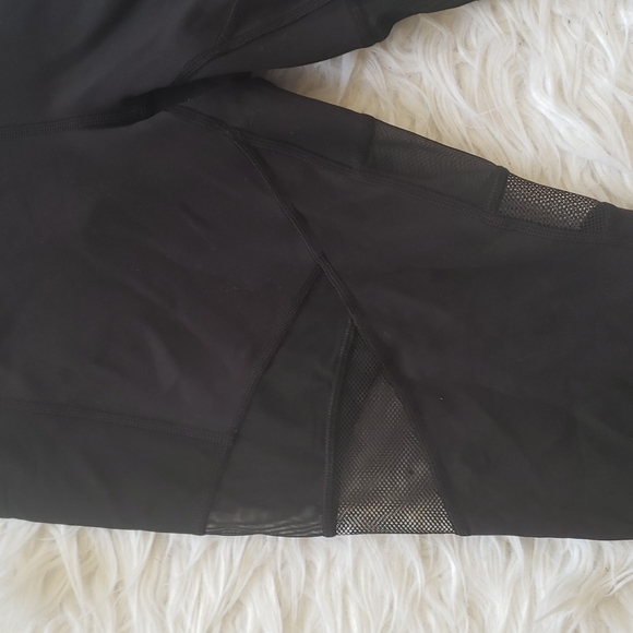 Lululemon leggings with mesh detail - Picture 4 of 6
